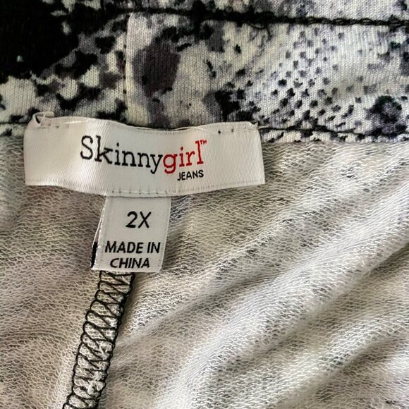 Skinnygirl Women's Plus Size Snake Print Joggers Pants With Pockets 2X NEW - Picture 9 of 11